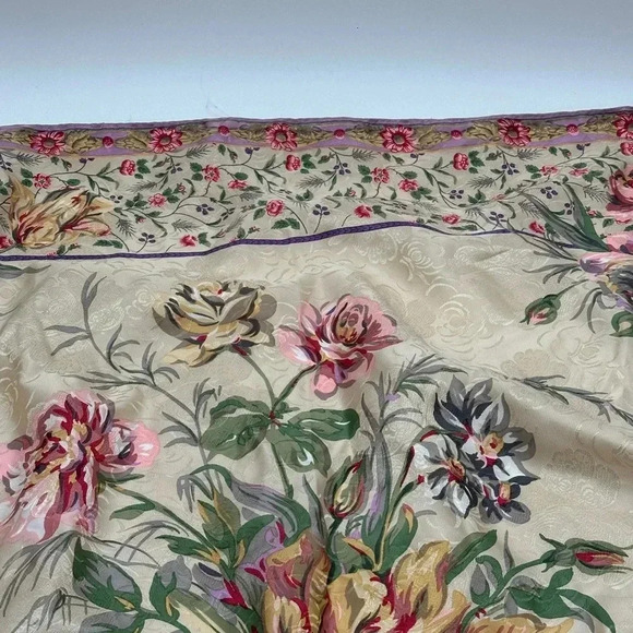 Liz Claiborne 100% Silk Scarf Vintage Square Abstract Floral Cream Red Japan - Picture 2 of 7